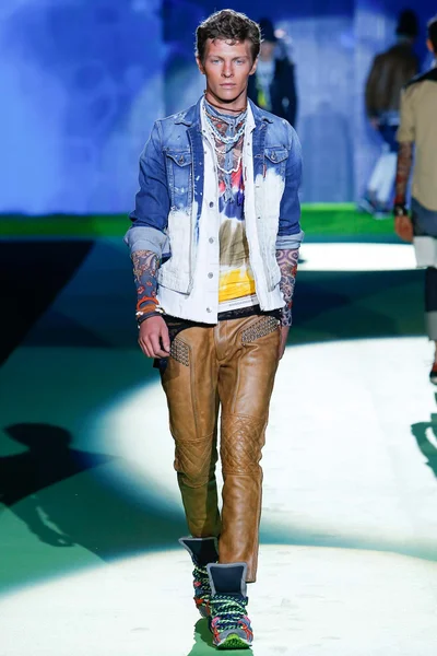 Look 12